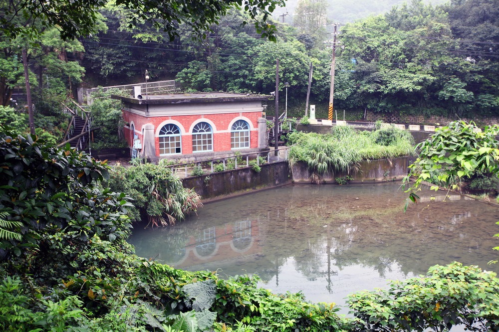 暖暖淨水場幫浦間實景