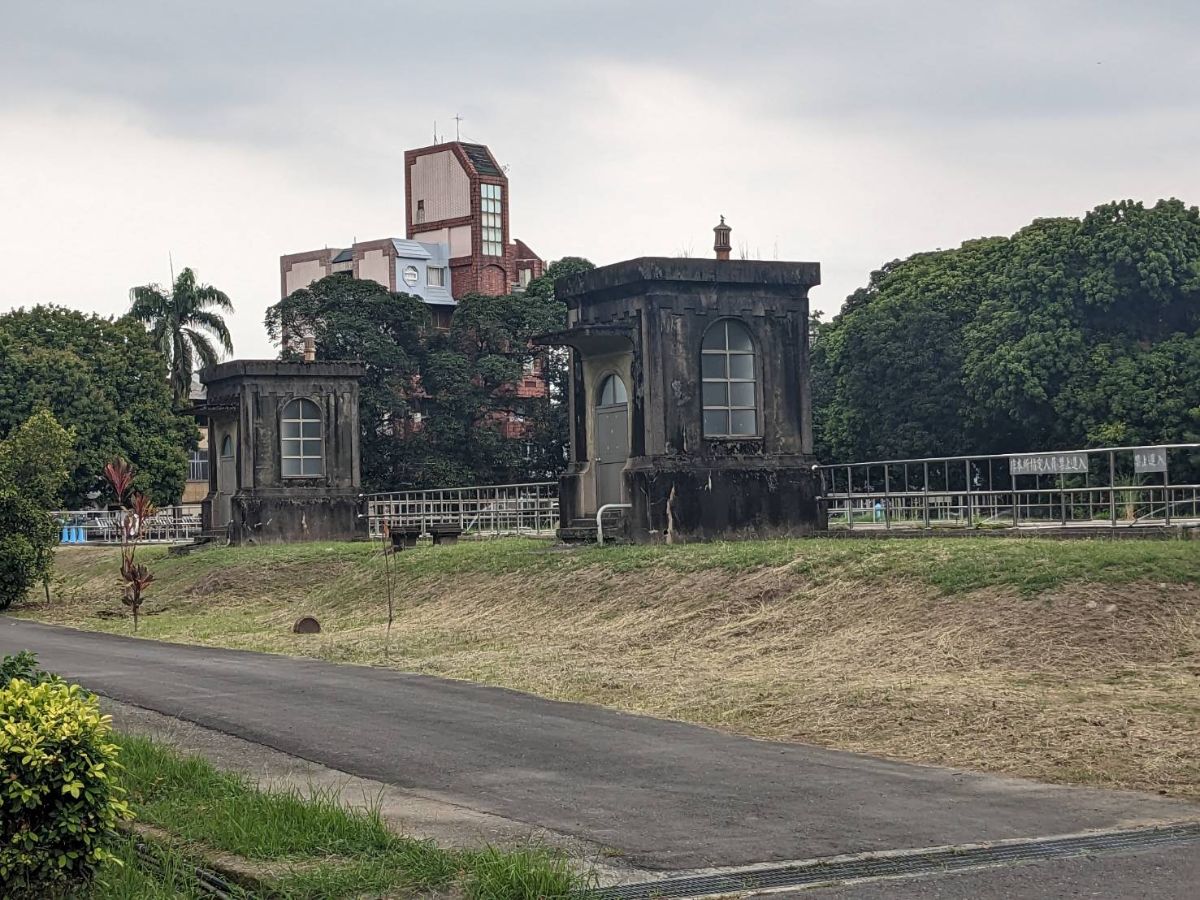 原屏東水道水源地之濾過調整室.jpg