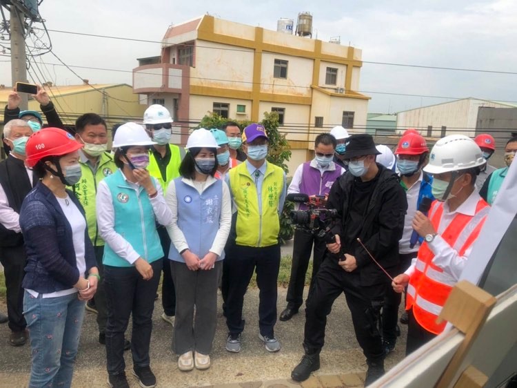 經濟部王部長美花視察台水公司配合水利署「緊急抗旱水源2.0」計畫,開發烏溪田中伏流水開發案工程進度6