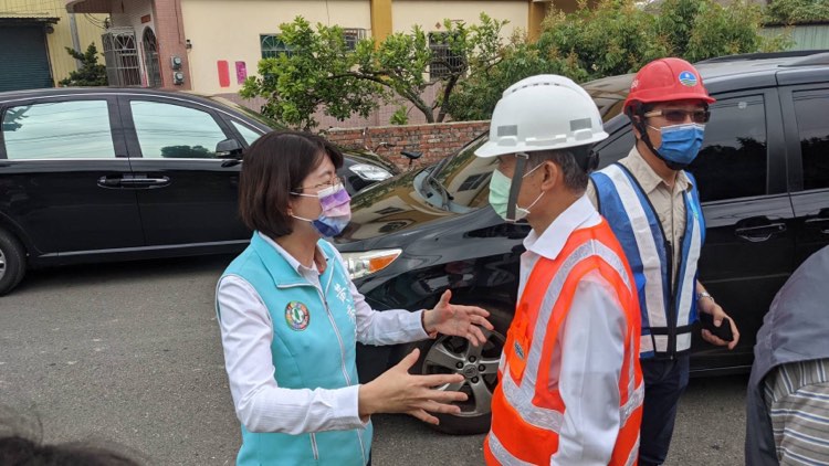 經濟部王部長美花視察台水公司配合水利署「緊急抗旱水源2.0」計畫,開發烏溪田中伏流水開發案工程進度4