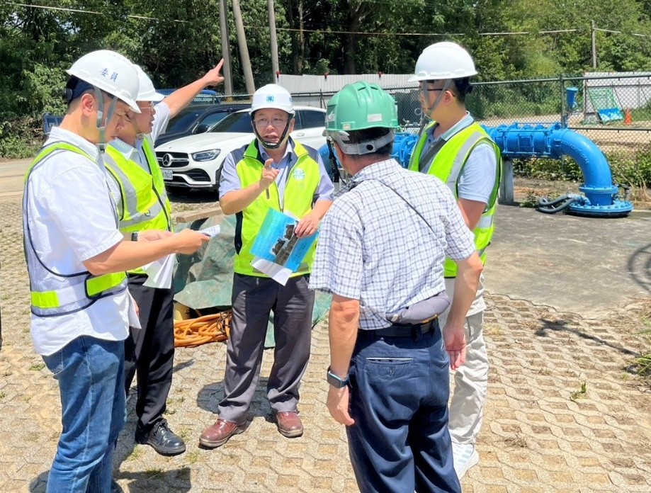 視察工地現場