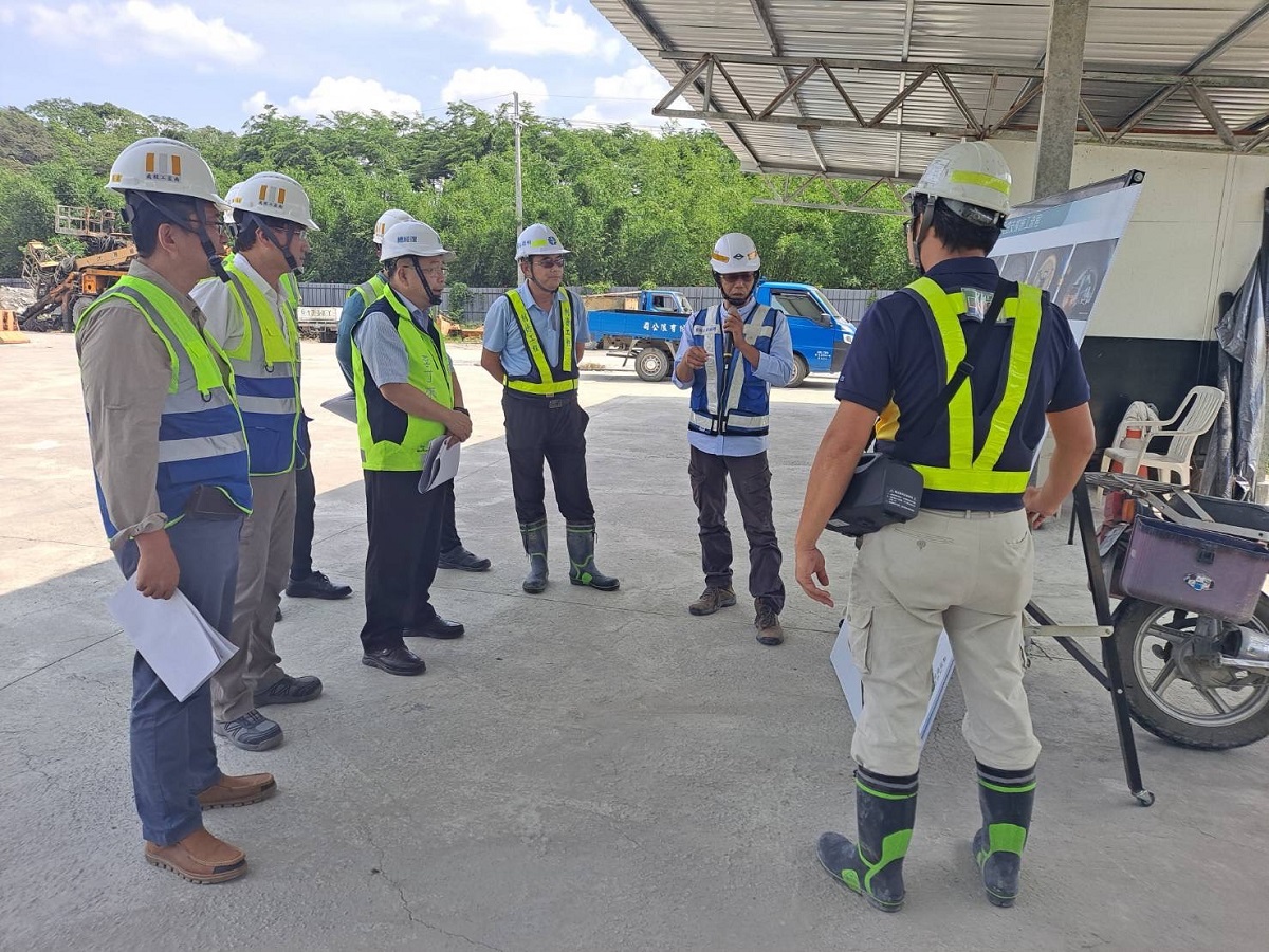 總經理聽取「南化複線-南化至左鎮送水管(二)段-送水管及聯通管(併案)」簡報