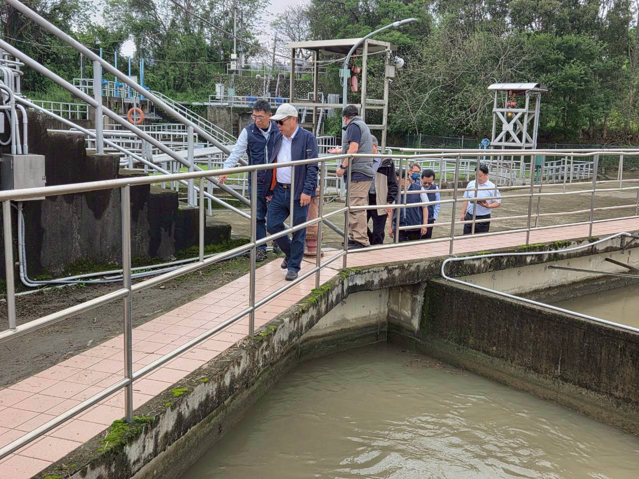 董事長視察新竹隆恩堰分水工進水情形