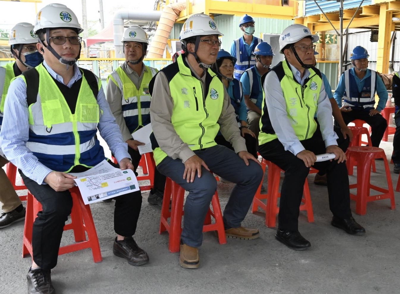 董事長聽取簡報