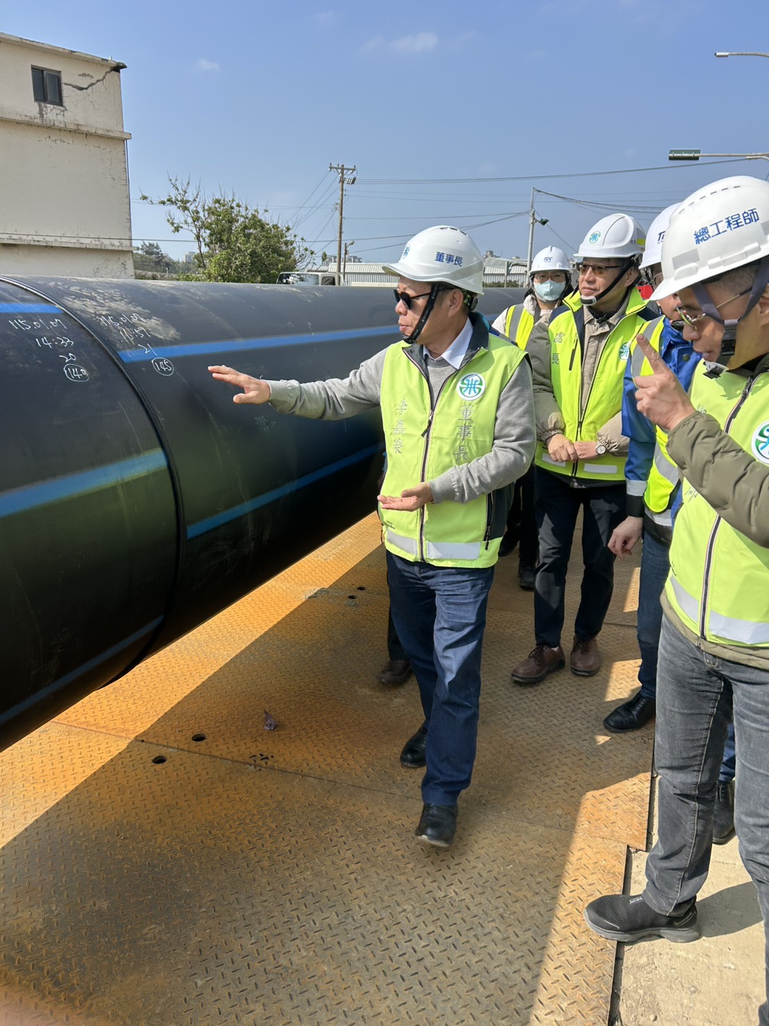 董事長視察施工現場（二)