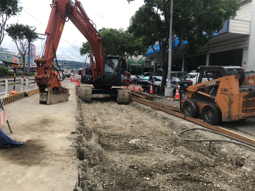 豐原大道環狀埋設幹管工程-管(二)施工現場