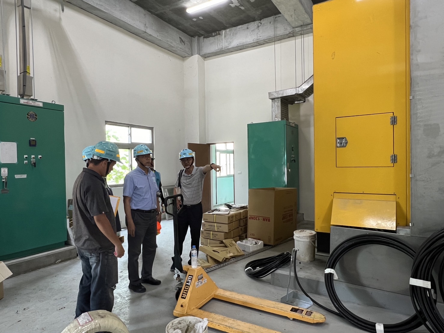 處長關心曾文淨水場(二場)發電機啟動狀況、颱風前整備工作