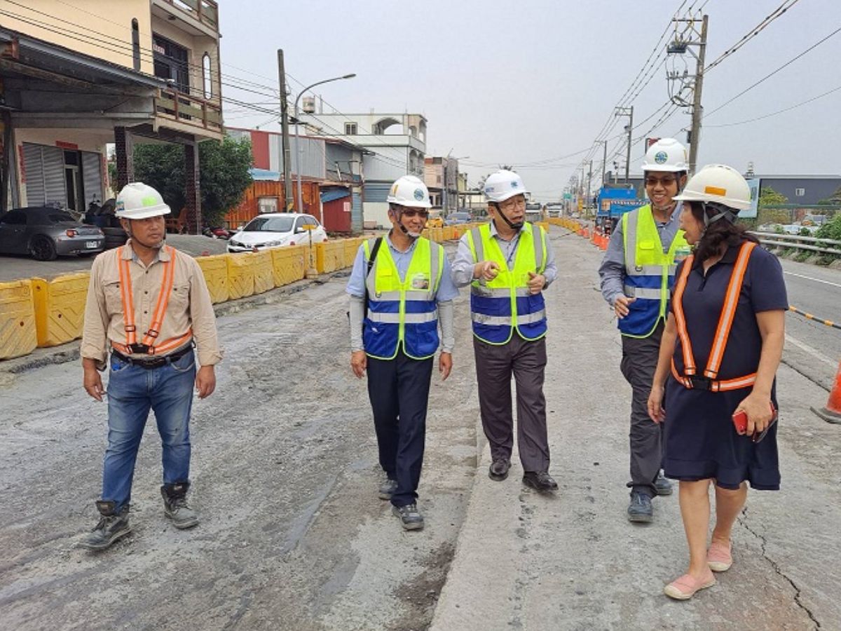 總經理視察東港溪至鳳山水庫新園段導水管工程管(一)施工情形