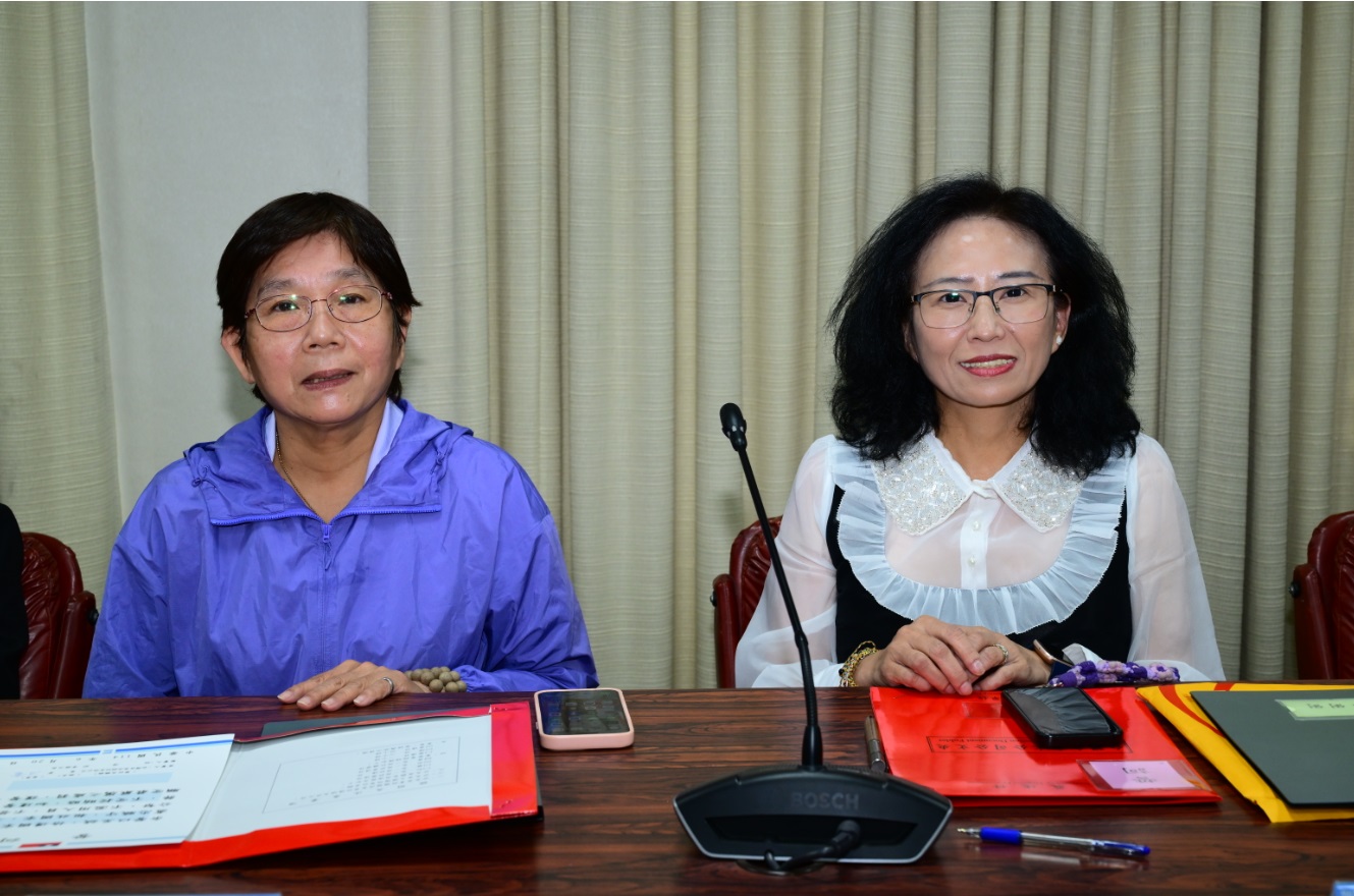 董事出席