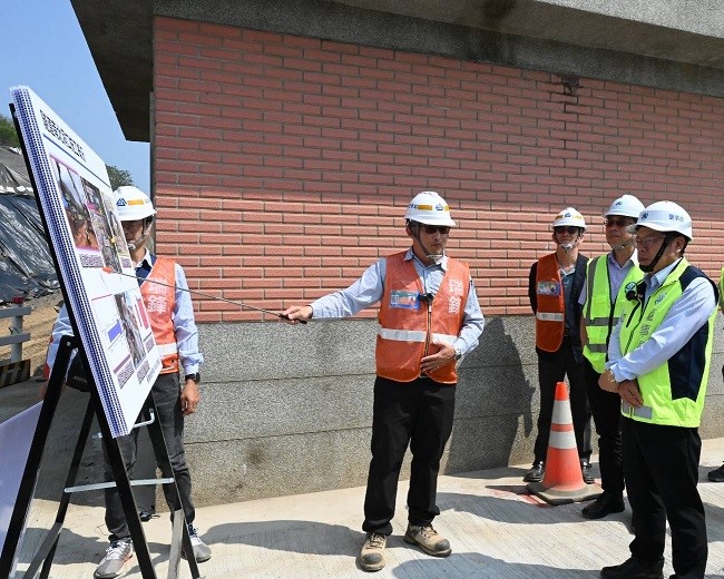 董事長視察鯉魚潭場第二送水管工程-聽取工程進度簡報
