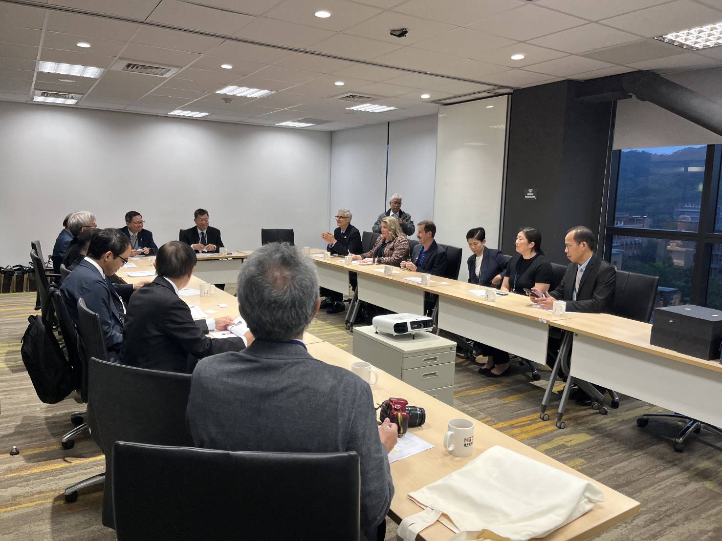 董事長接待美方與日方貴賓