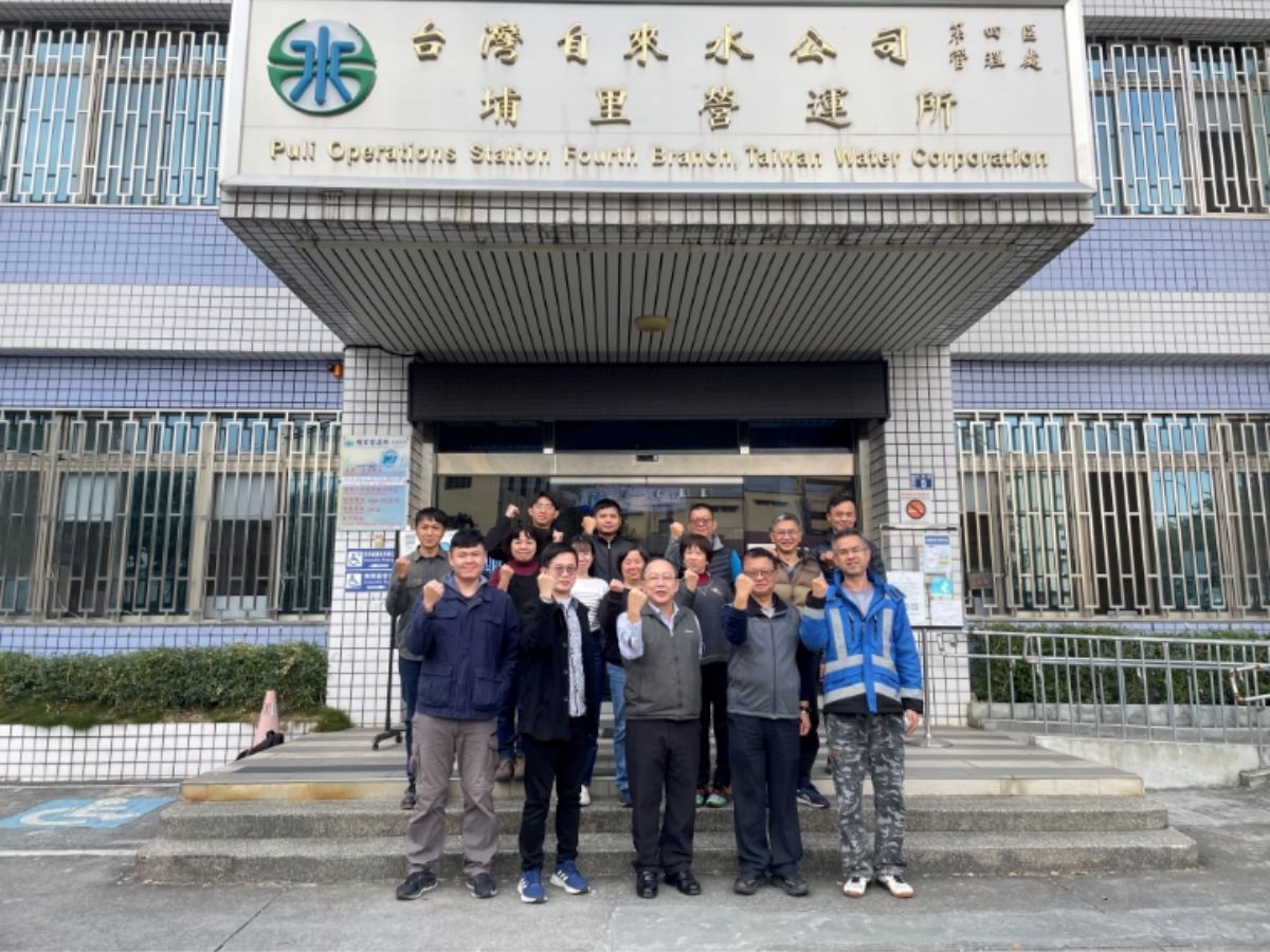 總經理與埔里營運所同仁合影