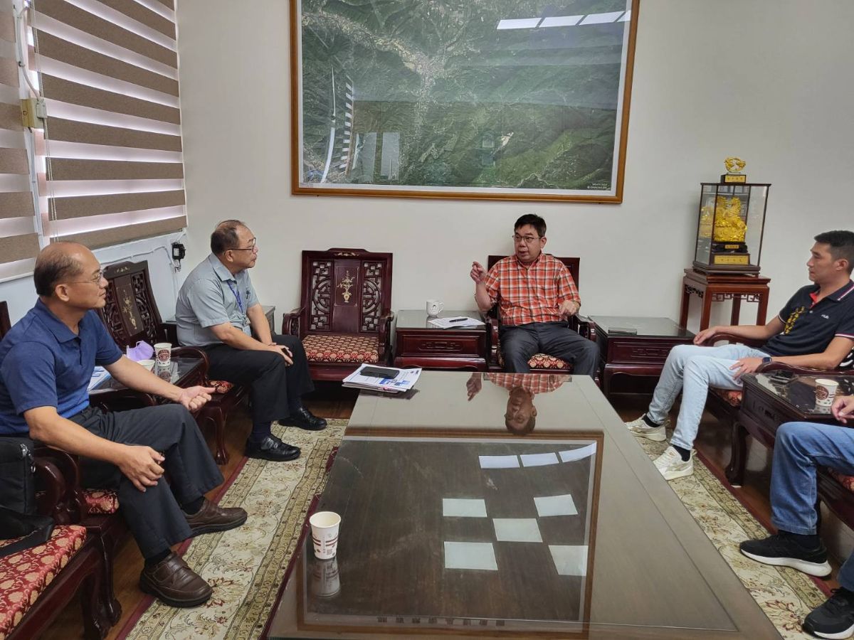 總經理拜會關西鎮長陳鎮長針對鳳山溪汙染處置交換意見