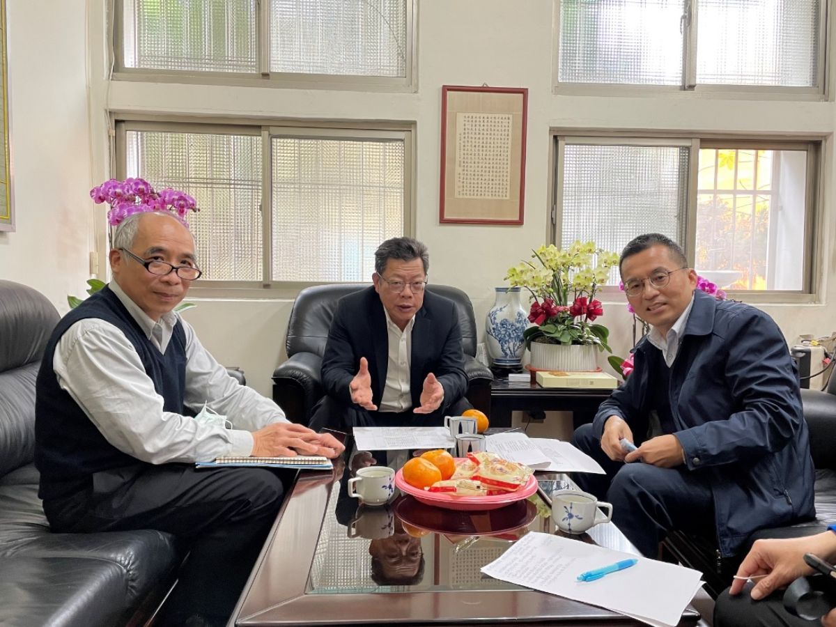 總經理聽取二區處徐處長簡報供水狀況