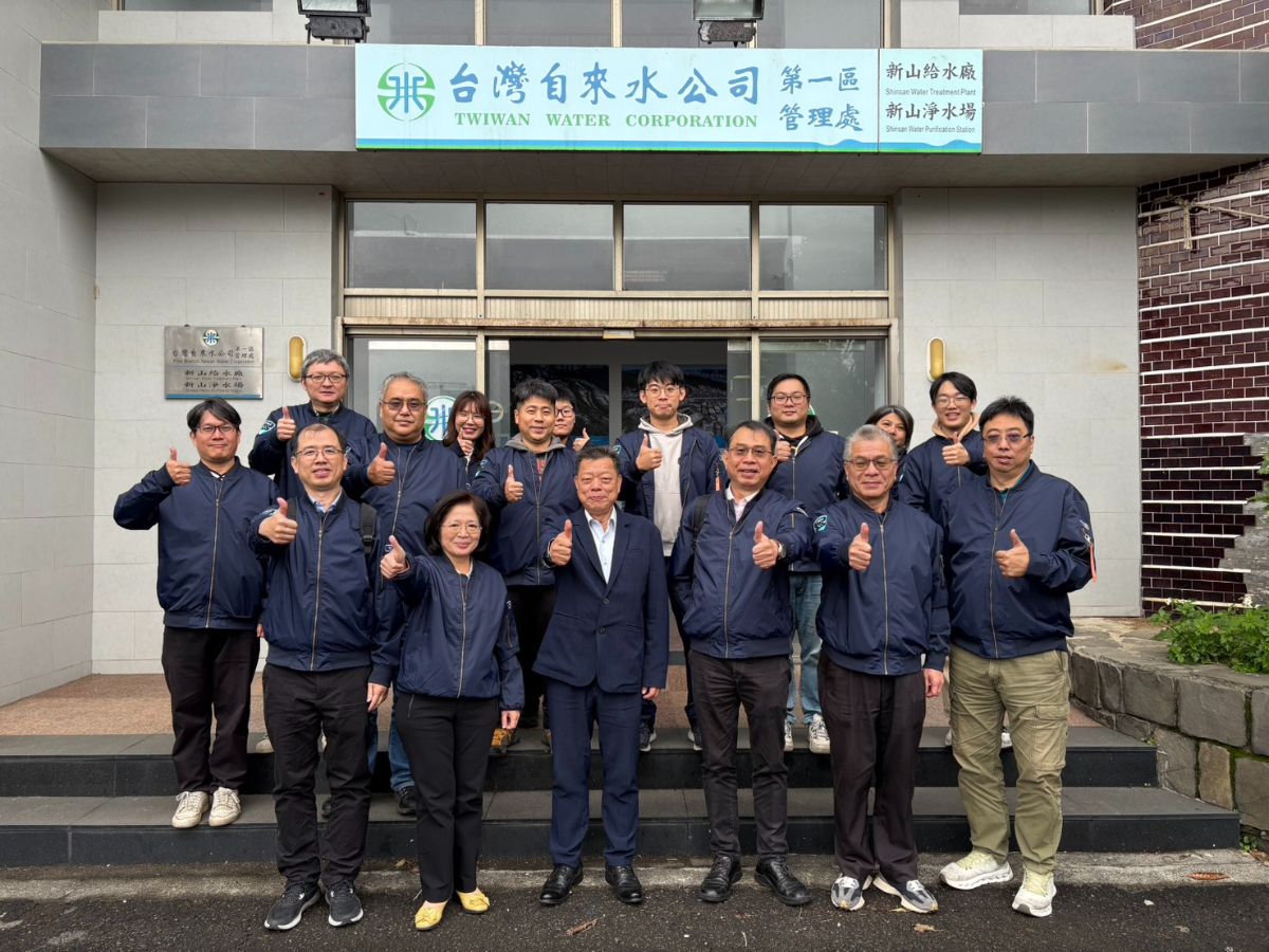 董事長至第一區新山給水廠及第十二區板新給水廠視察春節供水情形並慰勉同仁辛勞