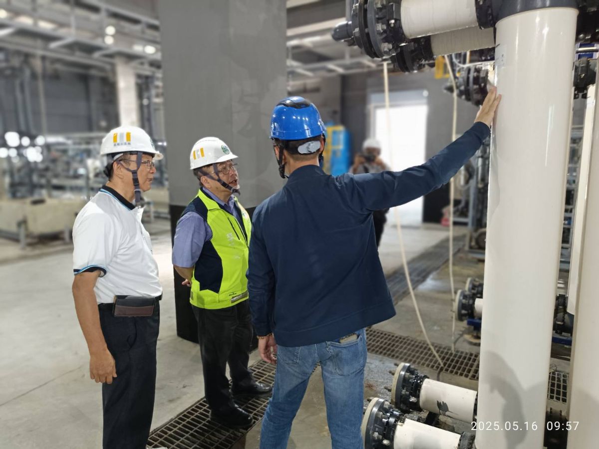 承商說明海淡廠設備運作情形