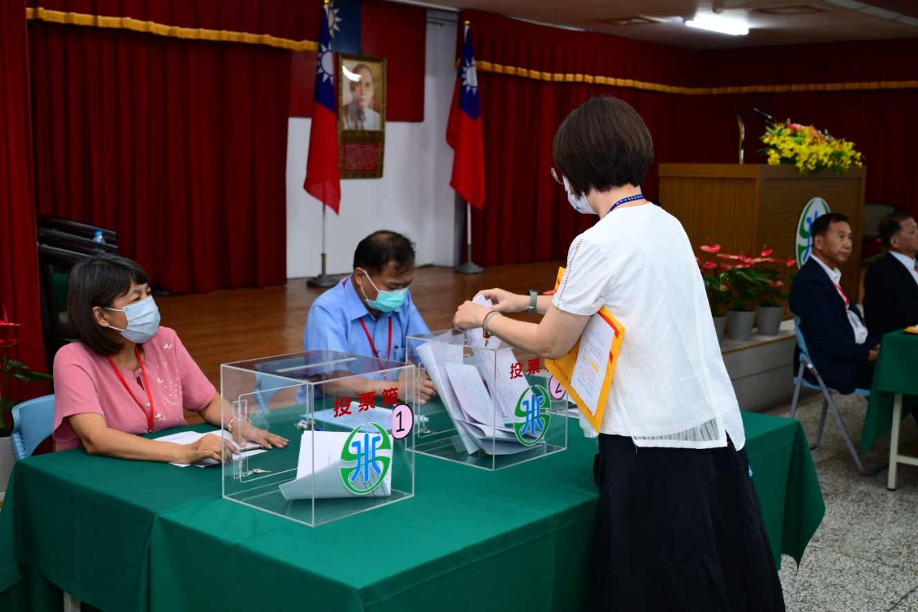 選舉董事及監察人