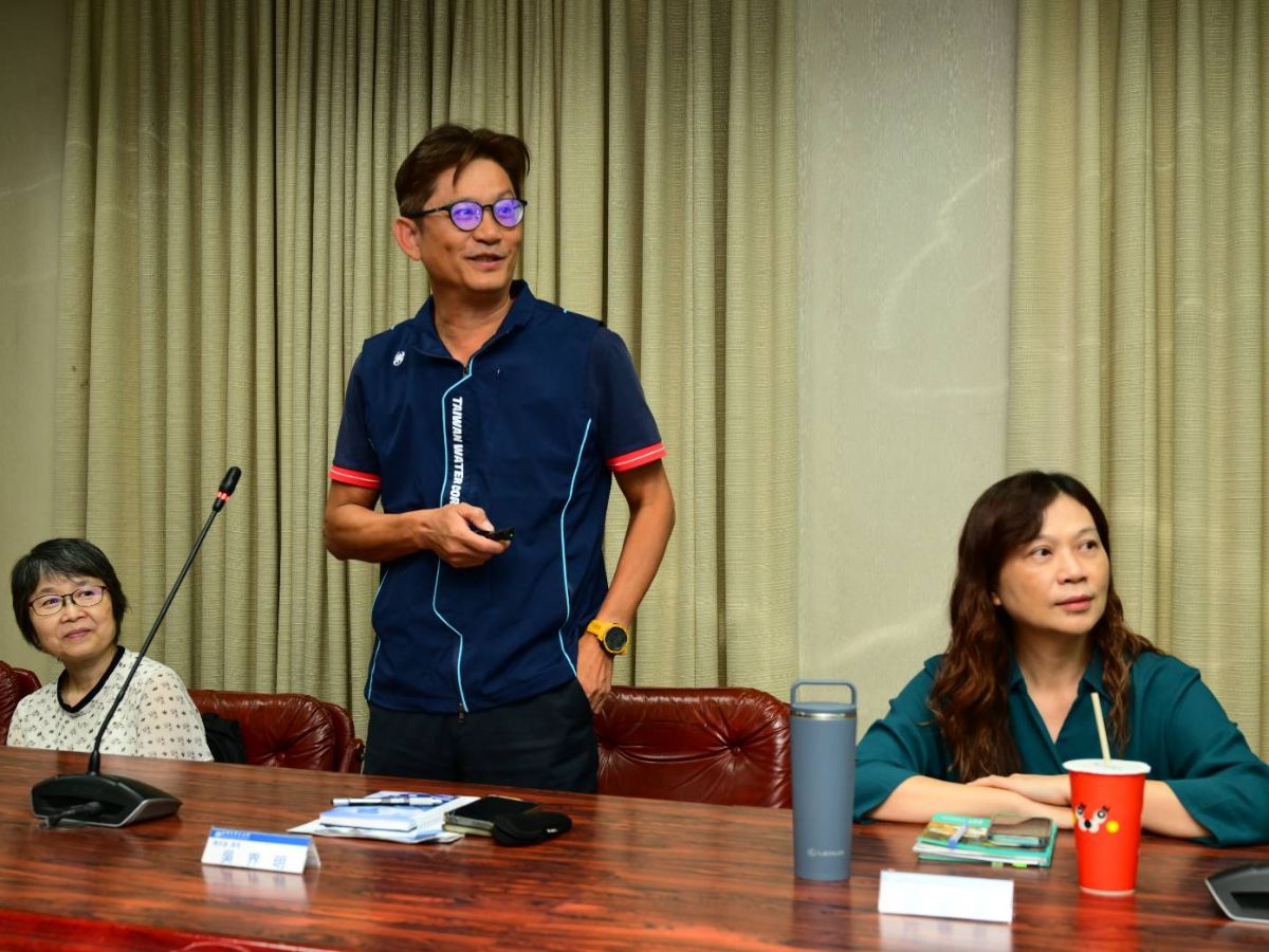 資訊處吳處長簡報AI技術應用