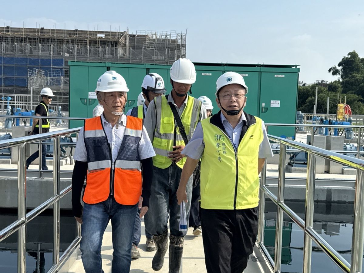 總經理視察鳥淨西側半場沉澱池調整試車情形
