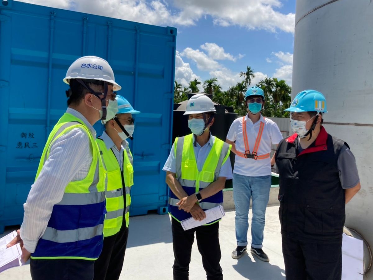 董事長視察竹田淨水場施工情形
