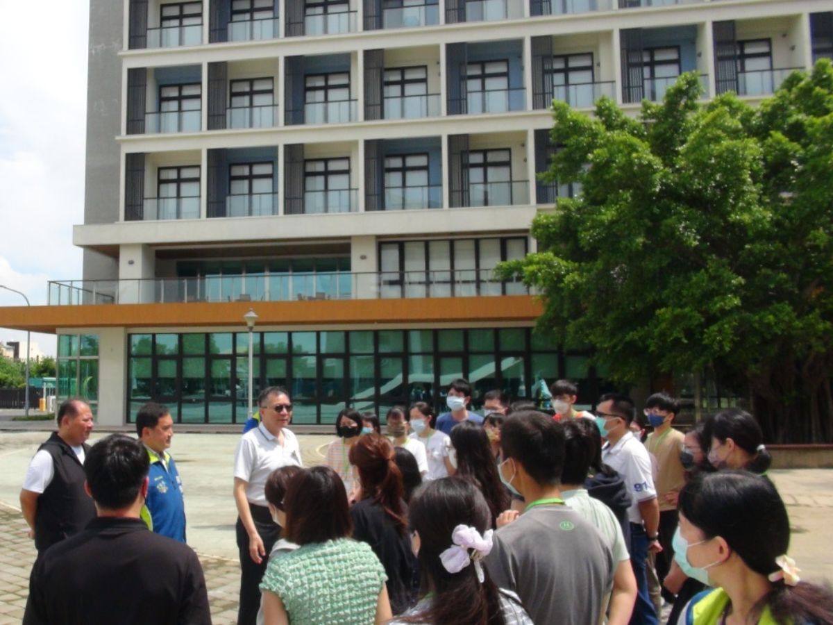 董事長勉勵新進同仁學習專業技能