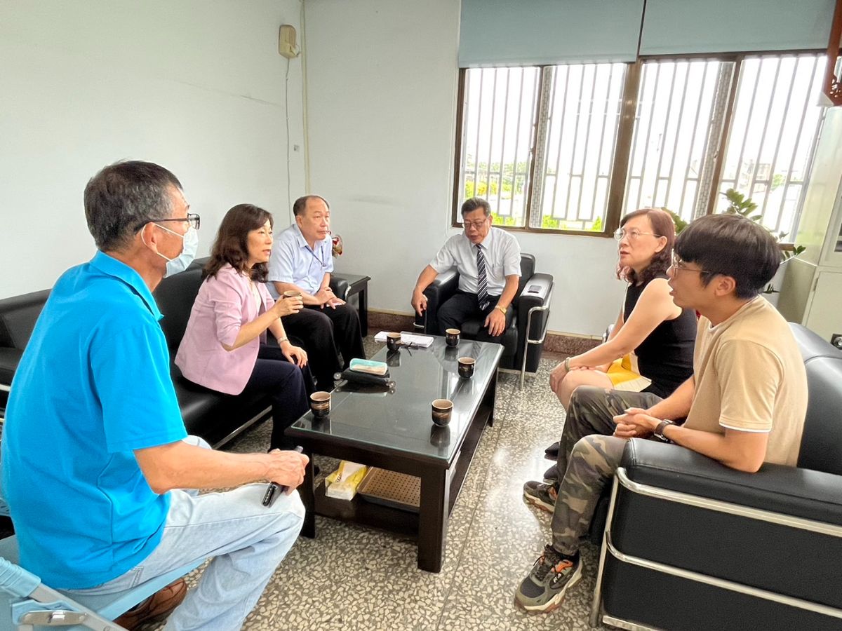 董事長與總經理至義竹服務所走動式管理