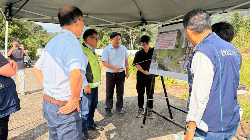 董事長視察大湖鄉義和村8鄰延管工程現場