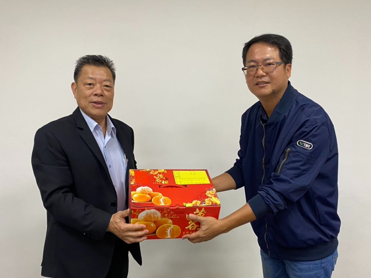 董事長致贈曾文淨水場同仁春節水果禮盒