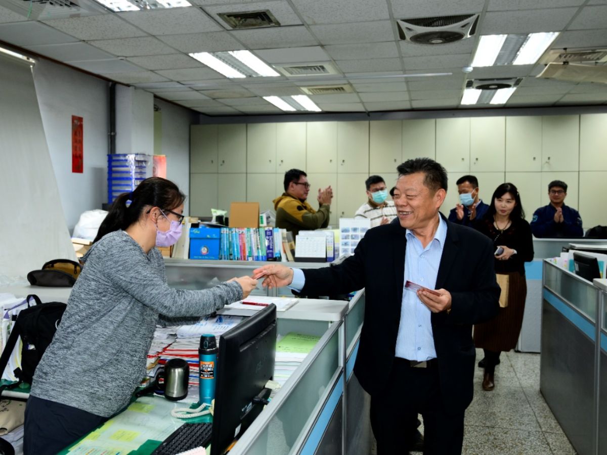 董事長慰勉同仁辛勞