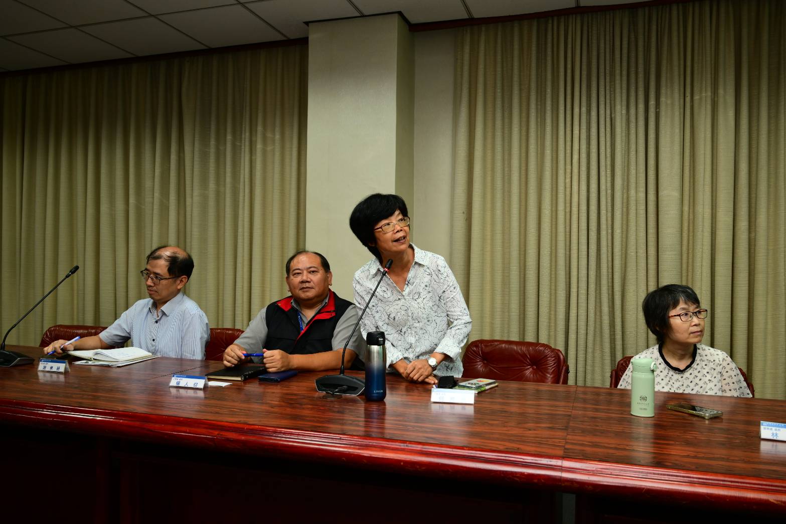 企劃處何處長業務簡報