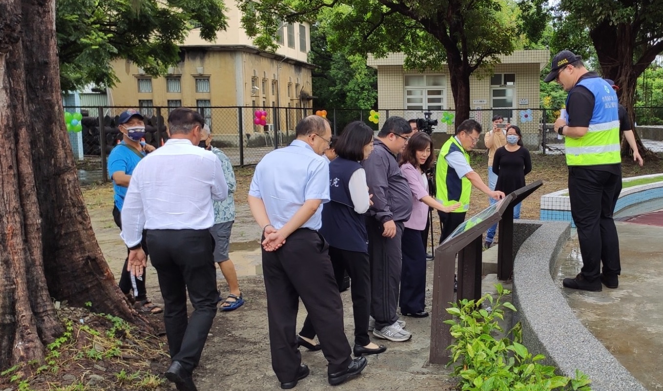 蕭處長介紹朴子水塔歷史緣由
