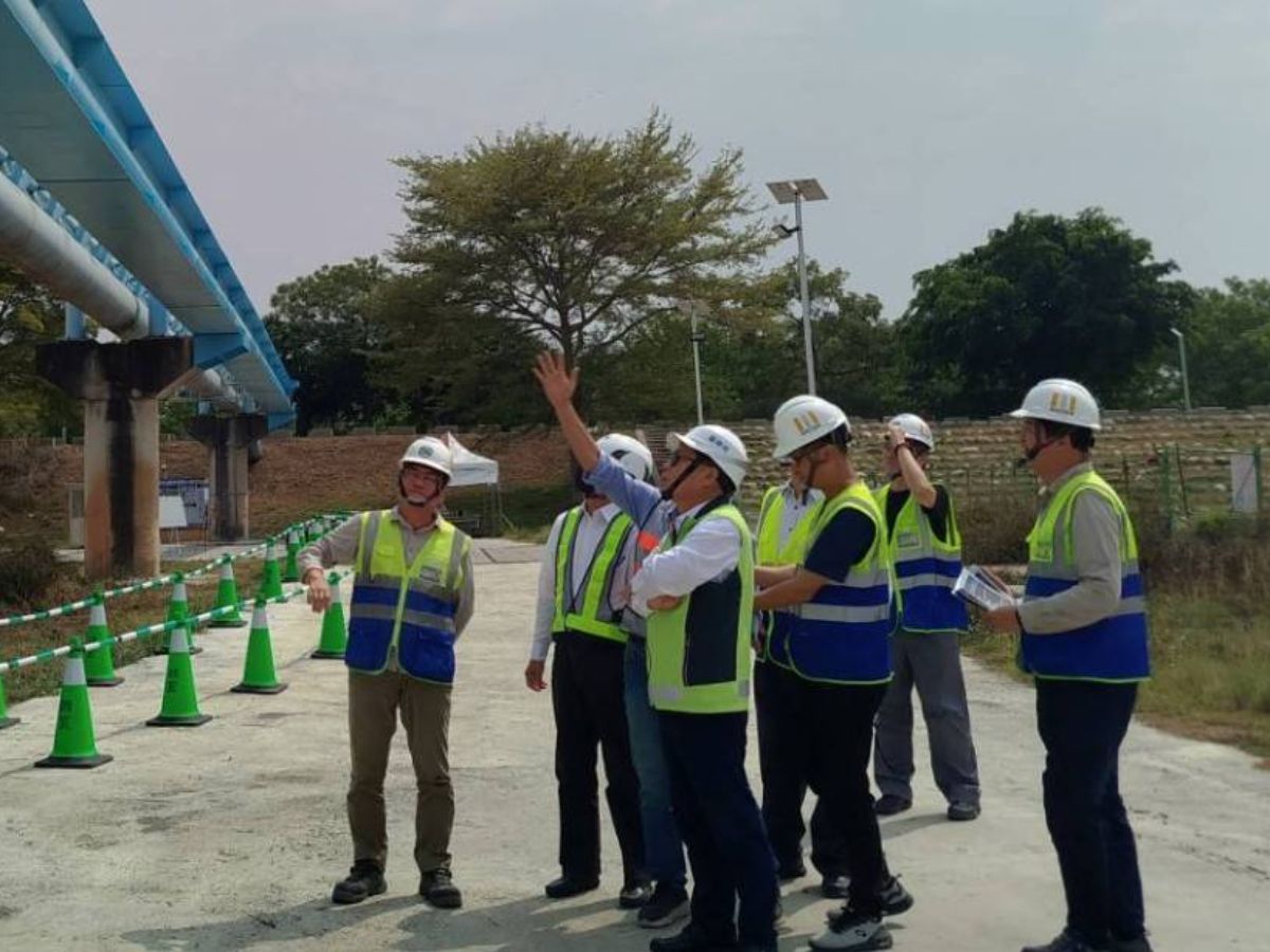 董事長聽取南工處李處長報告施工情形