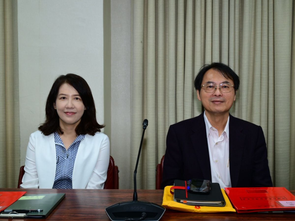 董事出席