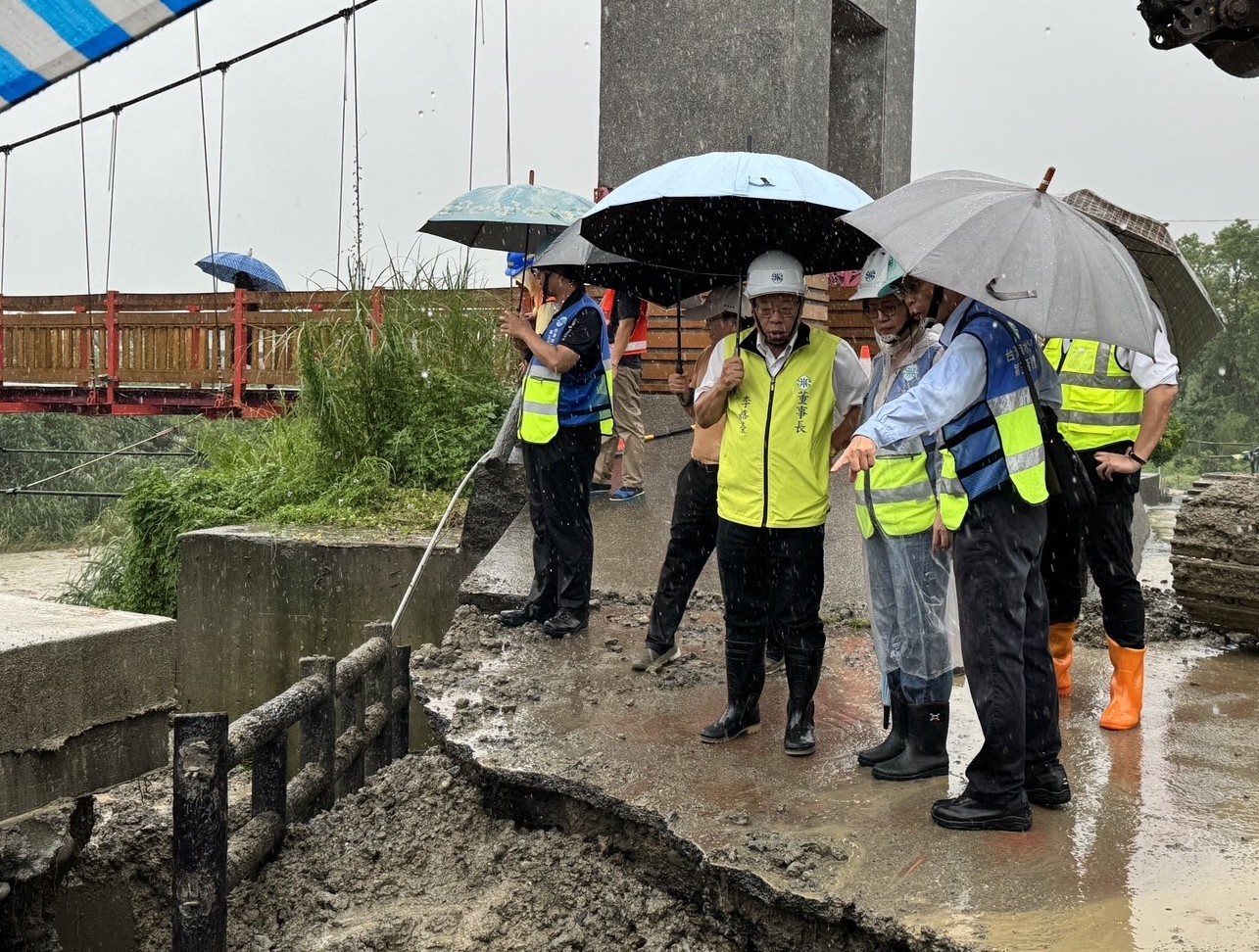 古坑鄉南橋水管橋基礎遭豪雨沖蝕淘空現況