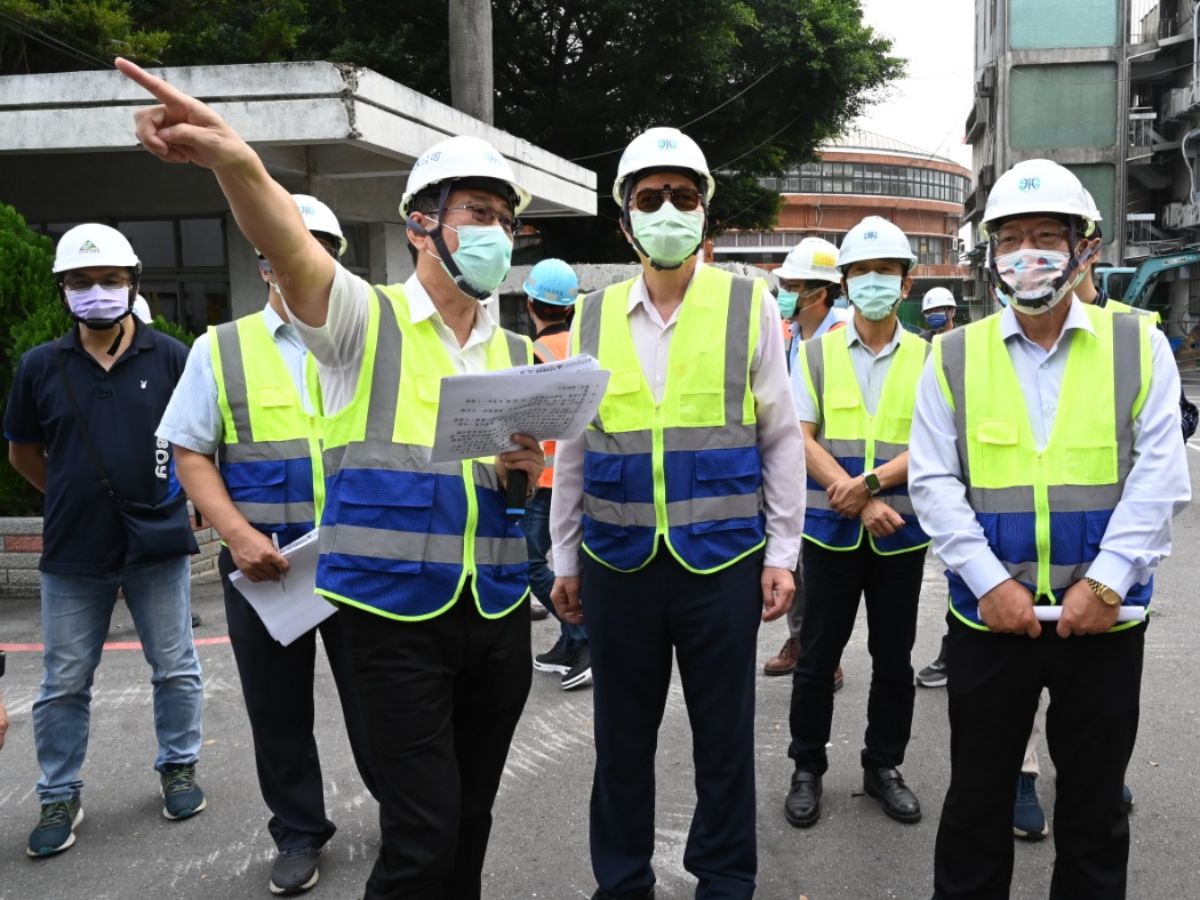 工務處王處長報告建物拆遷情形