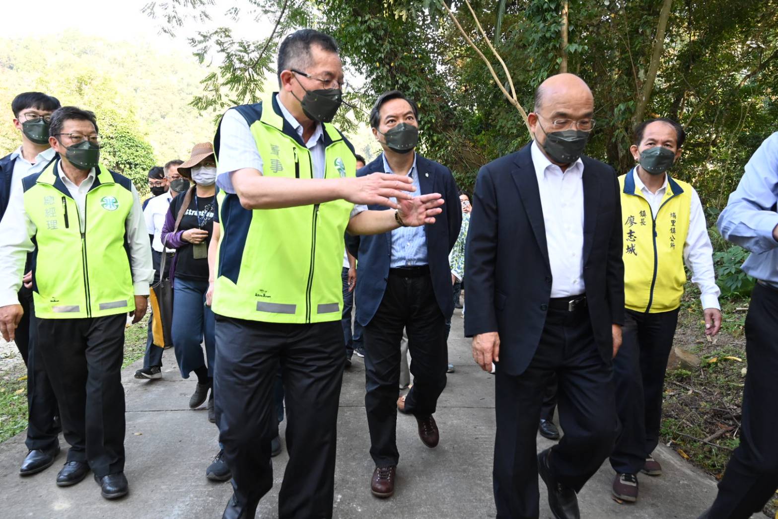 董事長向院長報告園區情形