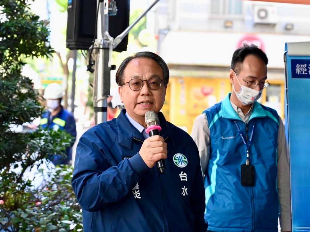 董處長向與會長官及民眾進行簡報.jpg