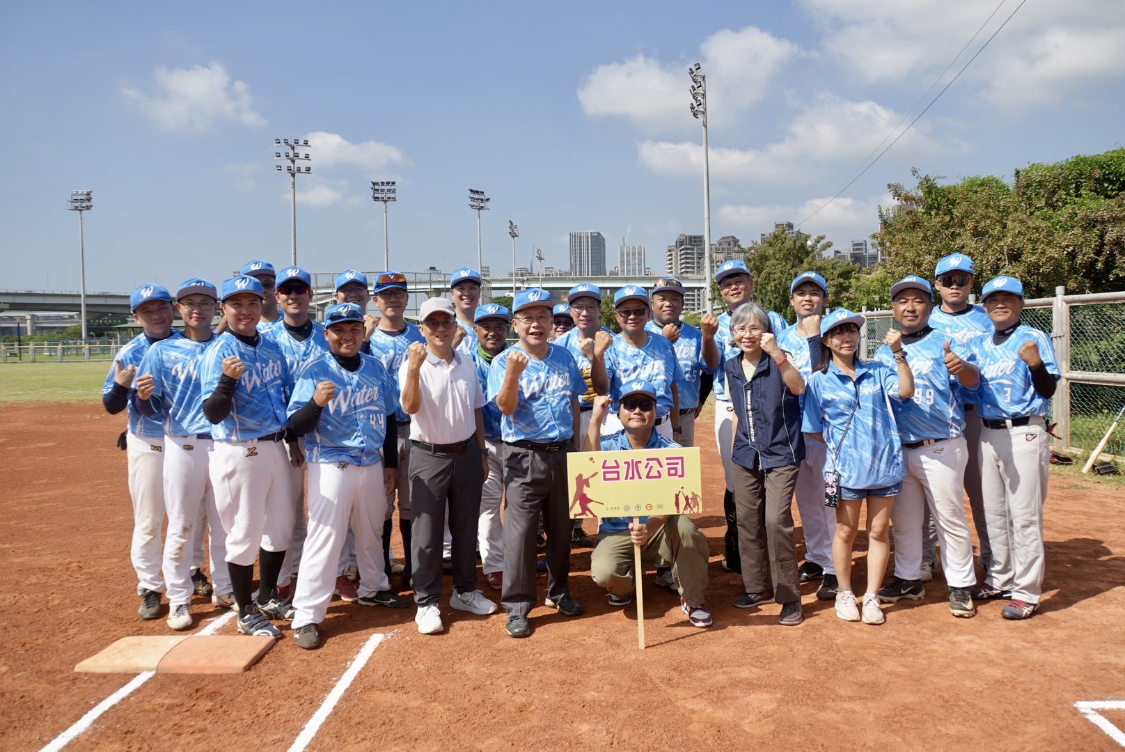 比賽前精神喊話合影