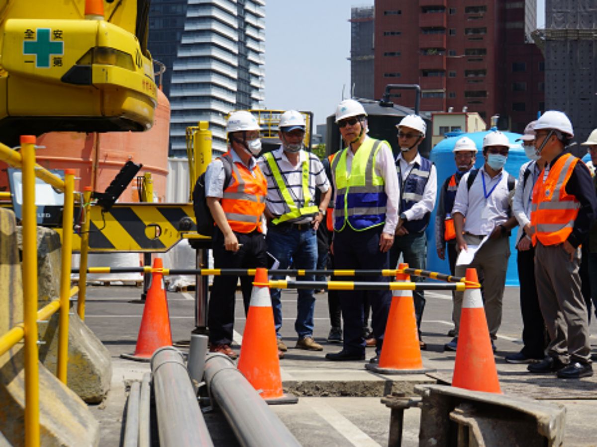 董事長(左3)至勤美之森基地視察