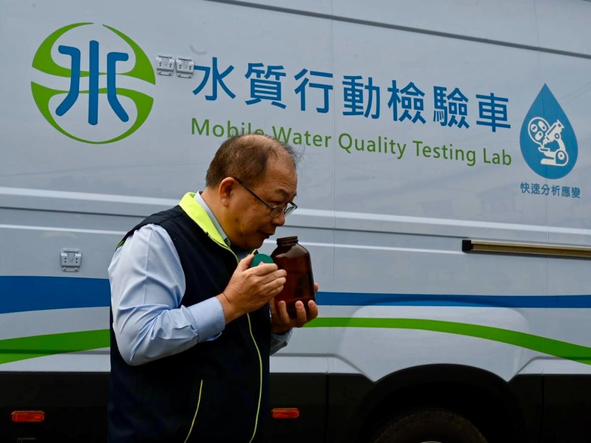 總經理視察水質行動檢驗車檢驗情形