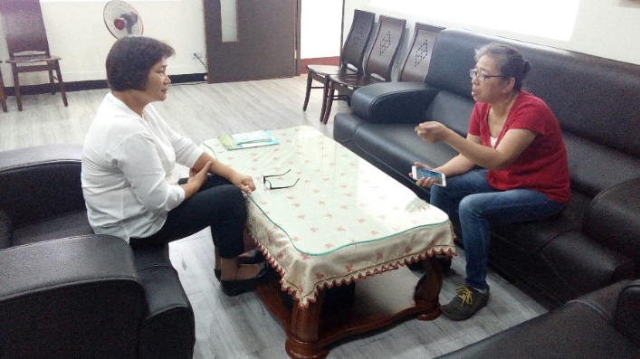 本處成功所主任祝幼麗為解決本所南水北送中途加壓站問題與鄉長潘淑芳會談 