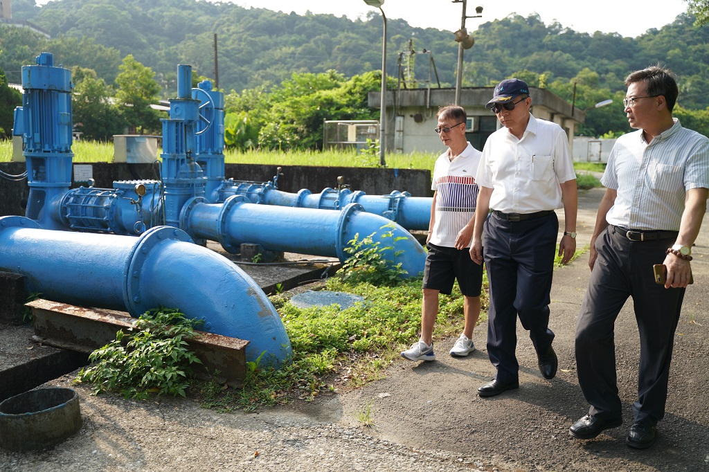 董事長視察暖暖淨水場.jpg