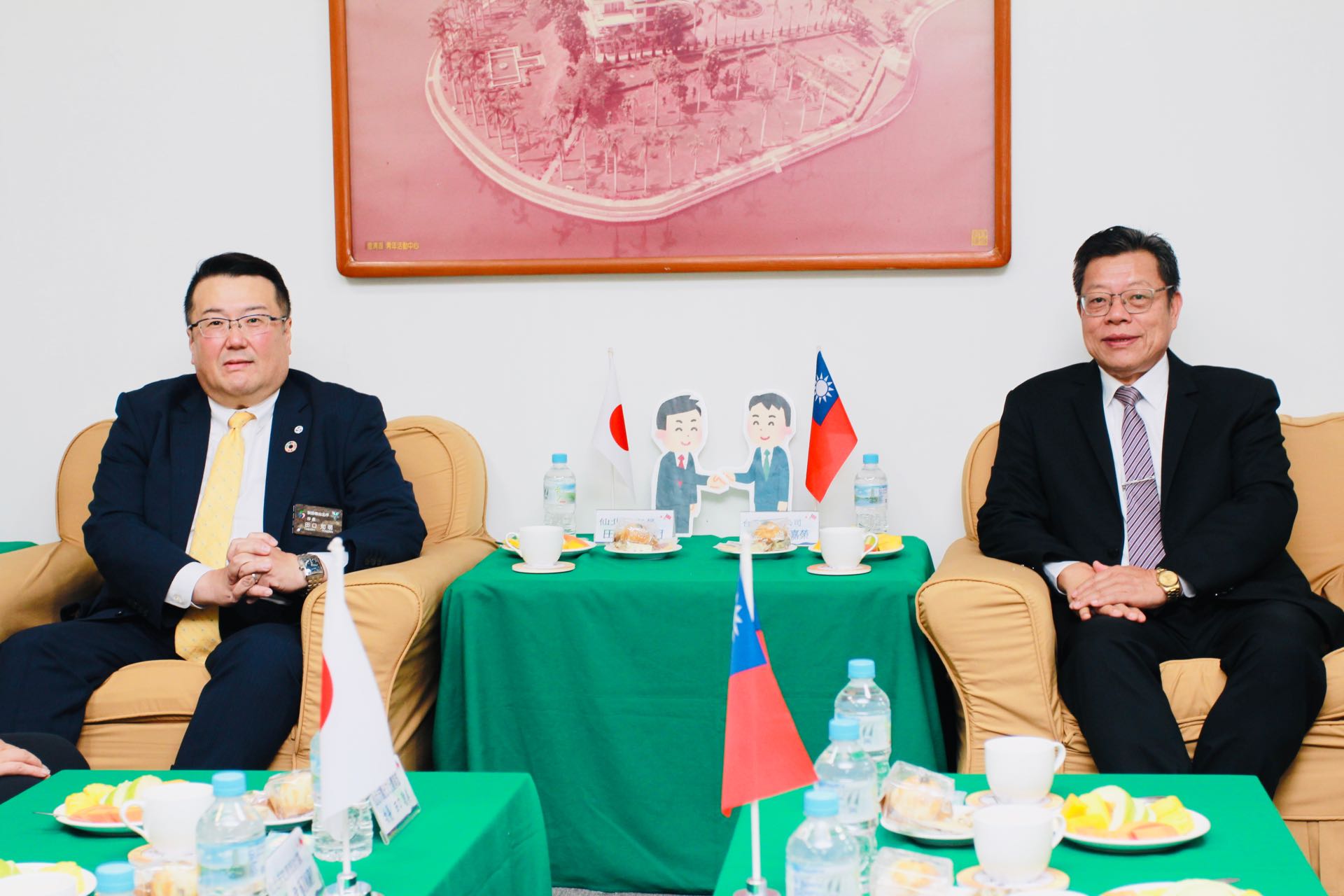 仙北市長田口知明(左)與台水公司董事長李嘉榮(右)雙方進行深入交流,共同探討未來的合作可能性