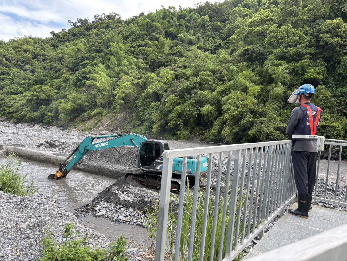 利嘉淨水場取水口引水道淤塞清理