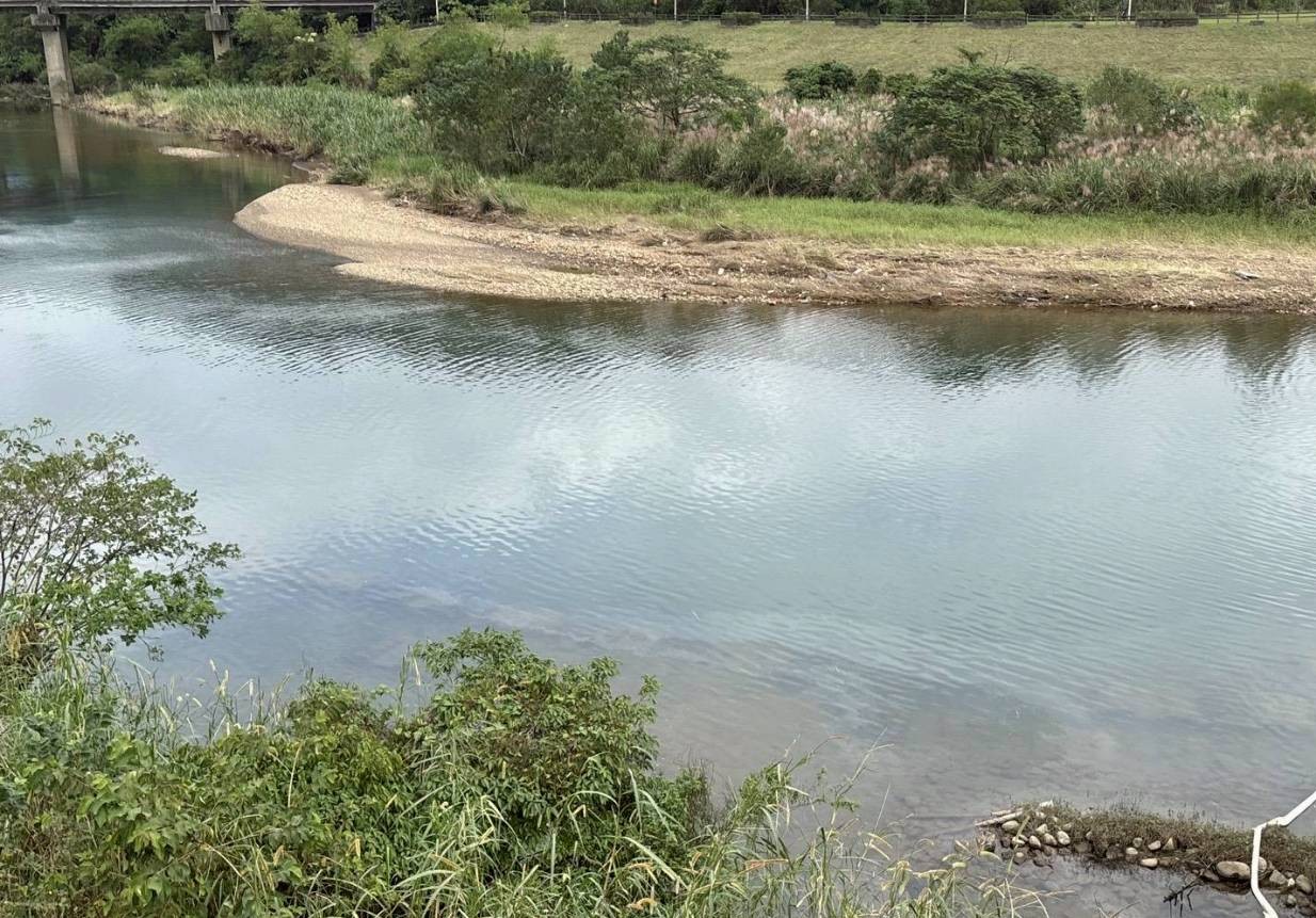 基隆河再次發現油污 台水緊急應變確保基隆供水穩定