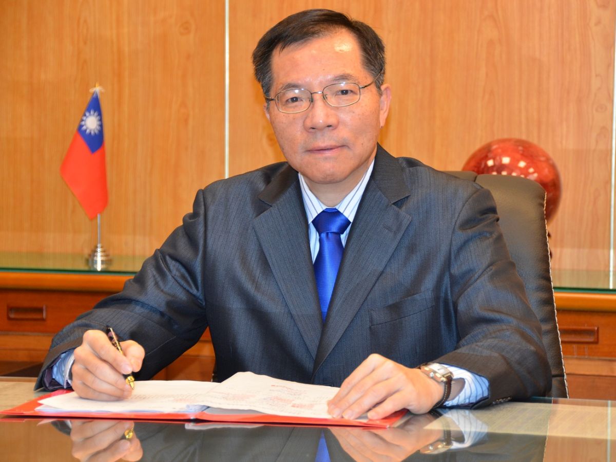 董事長照片.jpg