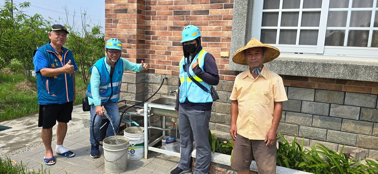 台水六區處辧理新化區護國里3巷無自來水延管工程已於113年6月底完工,受惠居民開心盼到自來水了!