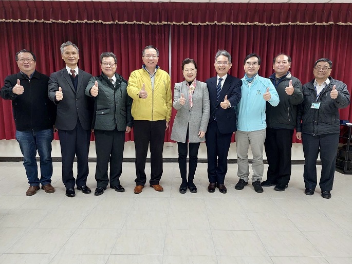 部長與與會人員合影