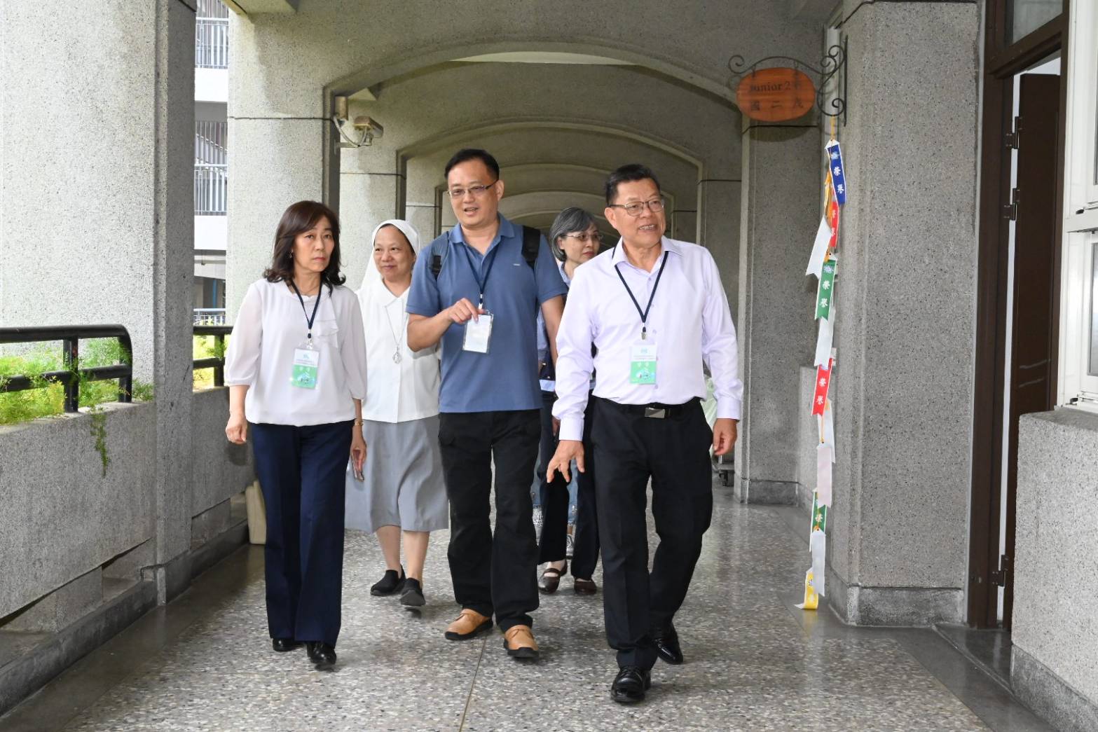 台水董事長李嘉榮與副總經理蕭淑貞至考場巡視01.jpg
