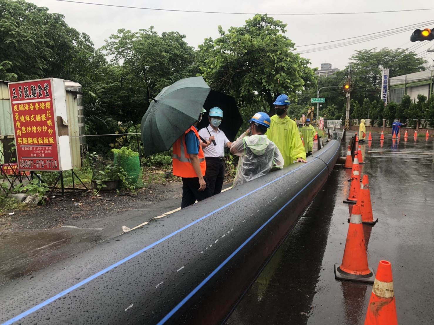 處長視察仁武區八德一路管線潛鑽工程